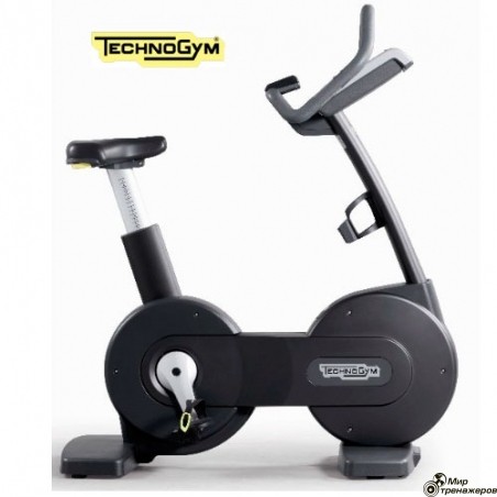 Вертикальный велотренажер TECHNOGYM Bike 700 SP