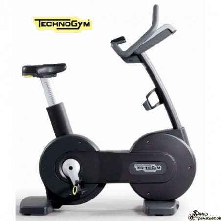 Вертикальный велотренажер TECHNOGYM Bike 700 MED